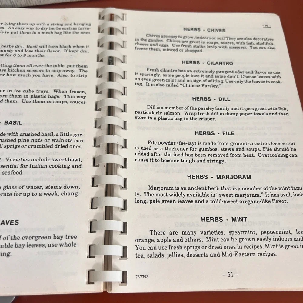 Cookin USA A to Z Tips Merle Ellis TNN Nashville‎ Network Spiral Cookbook 1993